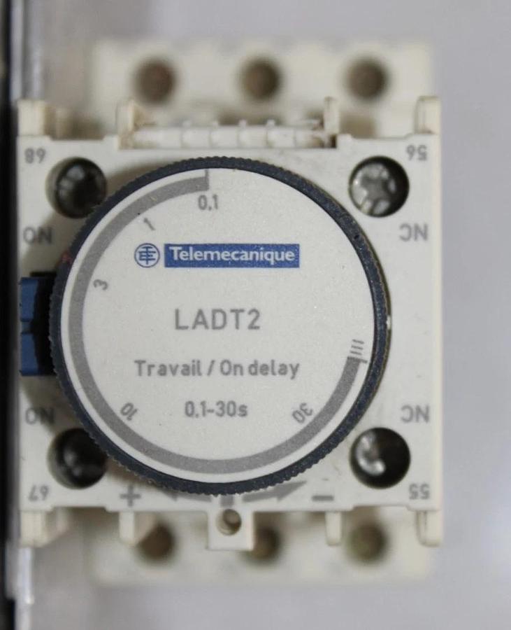 Used TELEMECANIQUE CONTACTOR CAD32 W/ TIME DELAY RELAY LADT2 0.1-30 SECOND DELAY