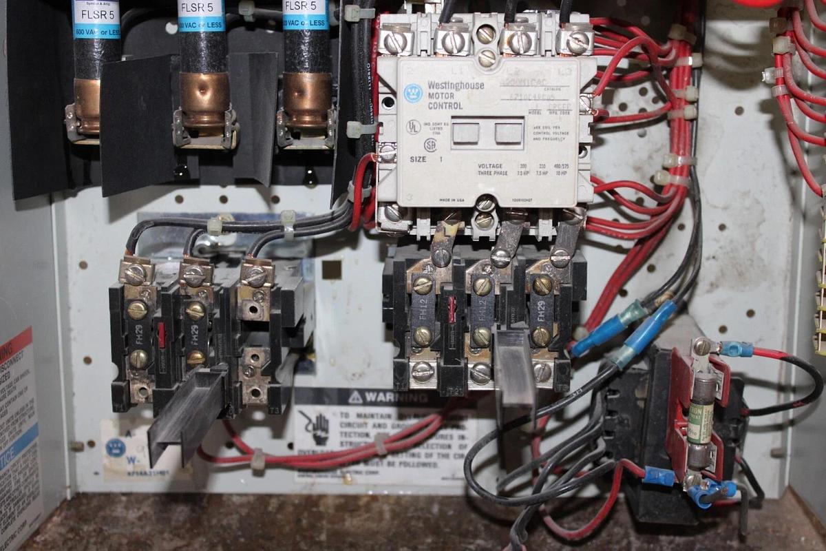 Used WESTINGHOUSE MCC MOTOR CONTROL BUCKET FREEDOM 2100 18" SIZE 1 CL75250