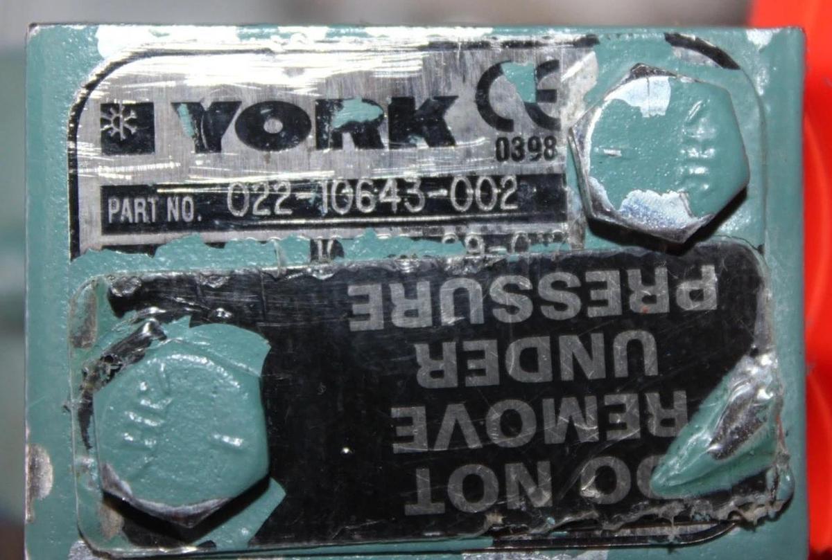 Used DEI DODGE ACTUATOR EN310B2-0-10V 24 VOLT 8 VA NEMA 2 W/ 022-10643-002 VALVE