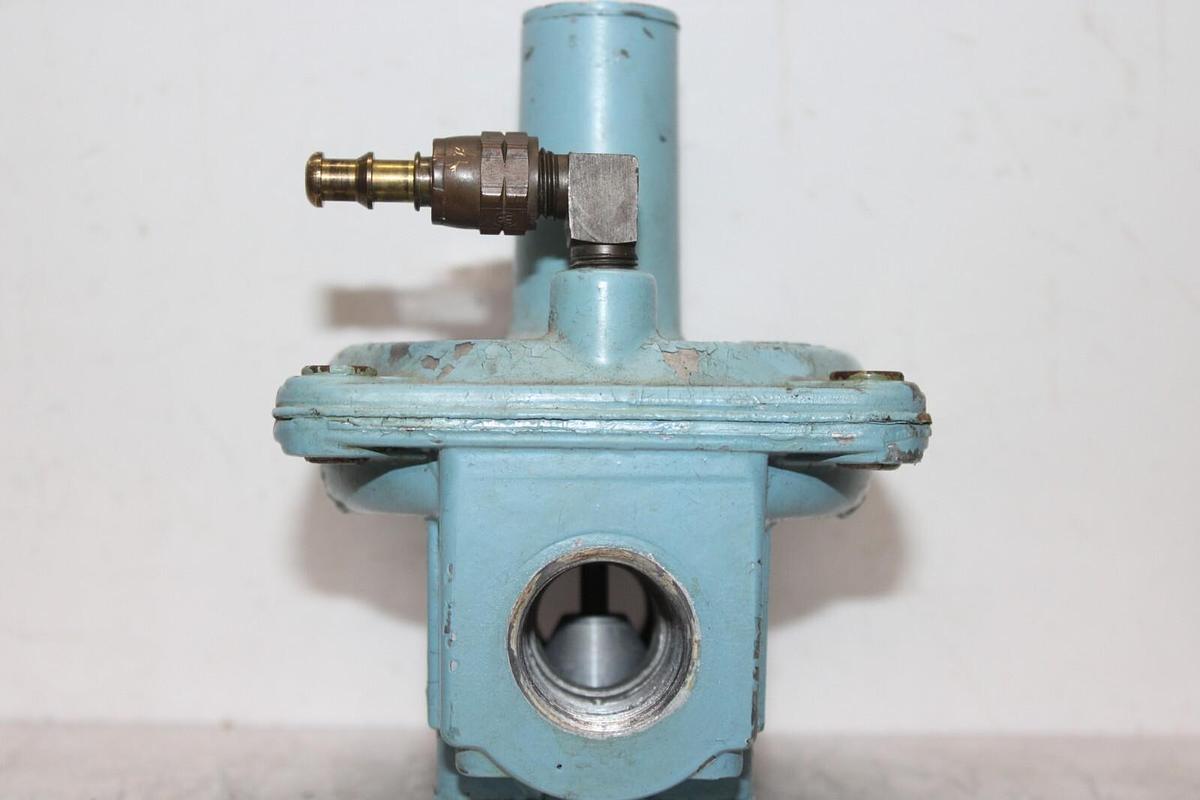 Used MAXITROL NATURAL GAS LPG VAPOR REGULATOR IMP-53 ADJUSTABLE STRAIGHT FLOW NPT