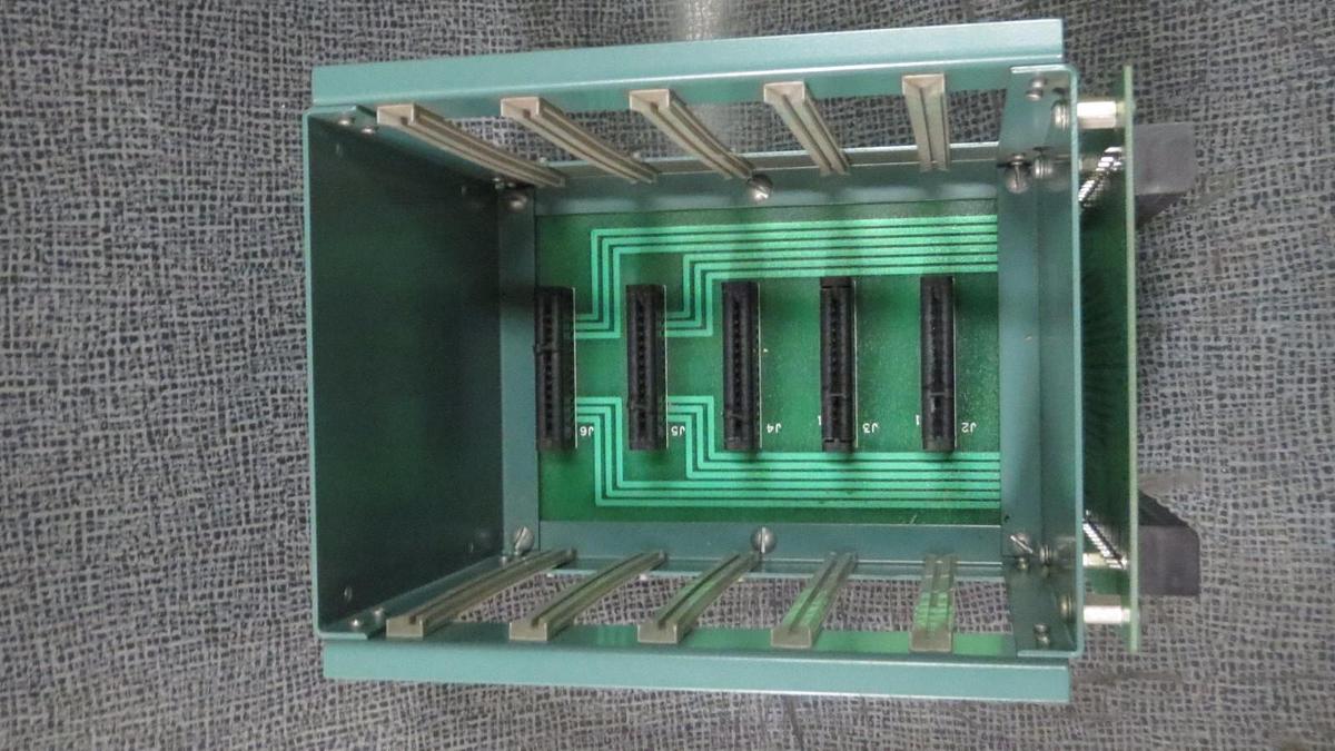 Used YORK 5 SLOT PLC CHASSIS 031-00809C REV A WITH FRONT BOARD 031-00816C