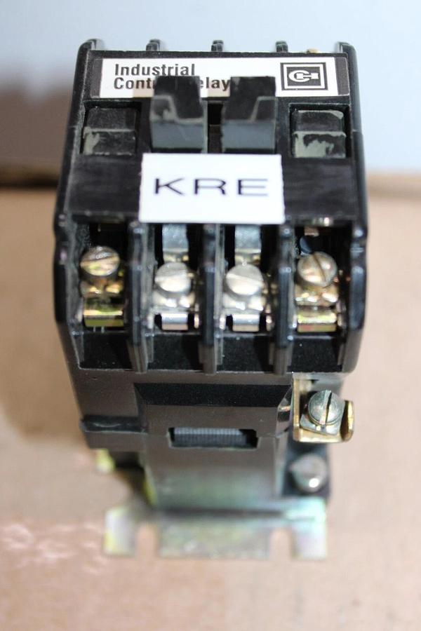 Used CUTLER-HAMMER INDUSTRIAL CONTROL RELAY BF22F 600 VOLT 10 AMP COIL: 120 V