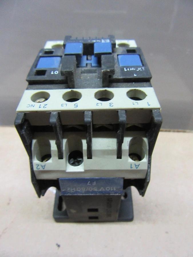 Used SQUARE D CONTACTOR LC1-D0901 600 VOLT 20 AMP 7.5 HP COIL: 110 VOLT