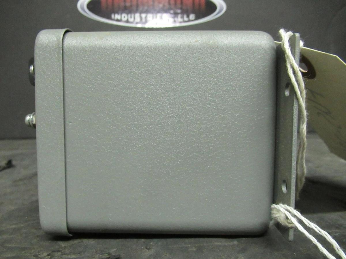 Used JUXTA YOKOGAWA AC POWER TRANSDUCER 248922-360-AHD-4 IN: 0-300 VAC OUT: 4-20MA DC