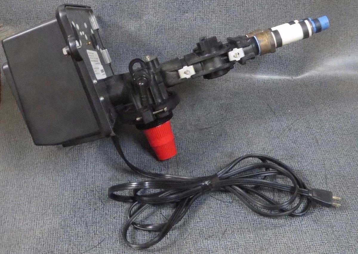 Used STERLING COMMERCIAL BACKWASHING FILTER SYSTEM 7 GPM @ 12 PSI MODEL# FBW30