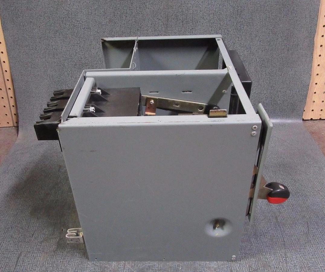 Used SQUARE D MODEL 5 MCC 12" FEEDER BUCKET WITH 3 AMP 600V FHP3600311M BREAKER