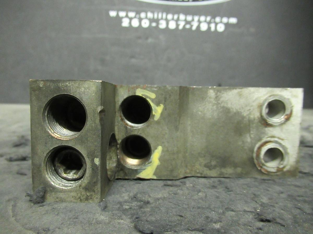 Used ILSCO D2789 4 BARREL MECHANICAL CONNECTOR TERMINAL LUG 400MCM - 3/0 CU WIRE