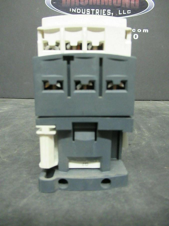 Used SCHNEIDER CONTACTOR LC1D09 25 AMP 600 VAC 3 POLE 7.5 HP COIL: G7 120 VAC
