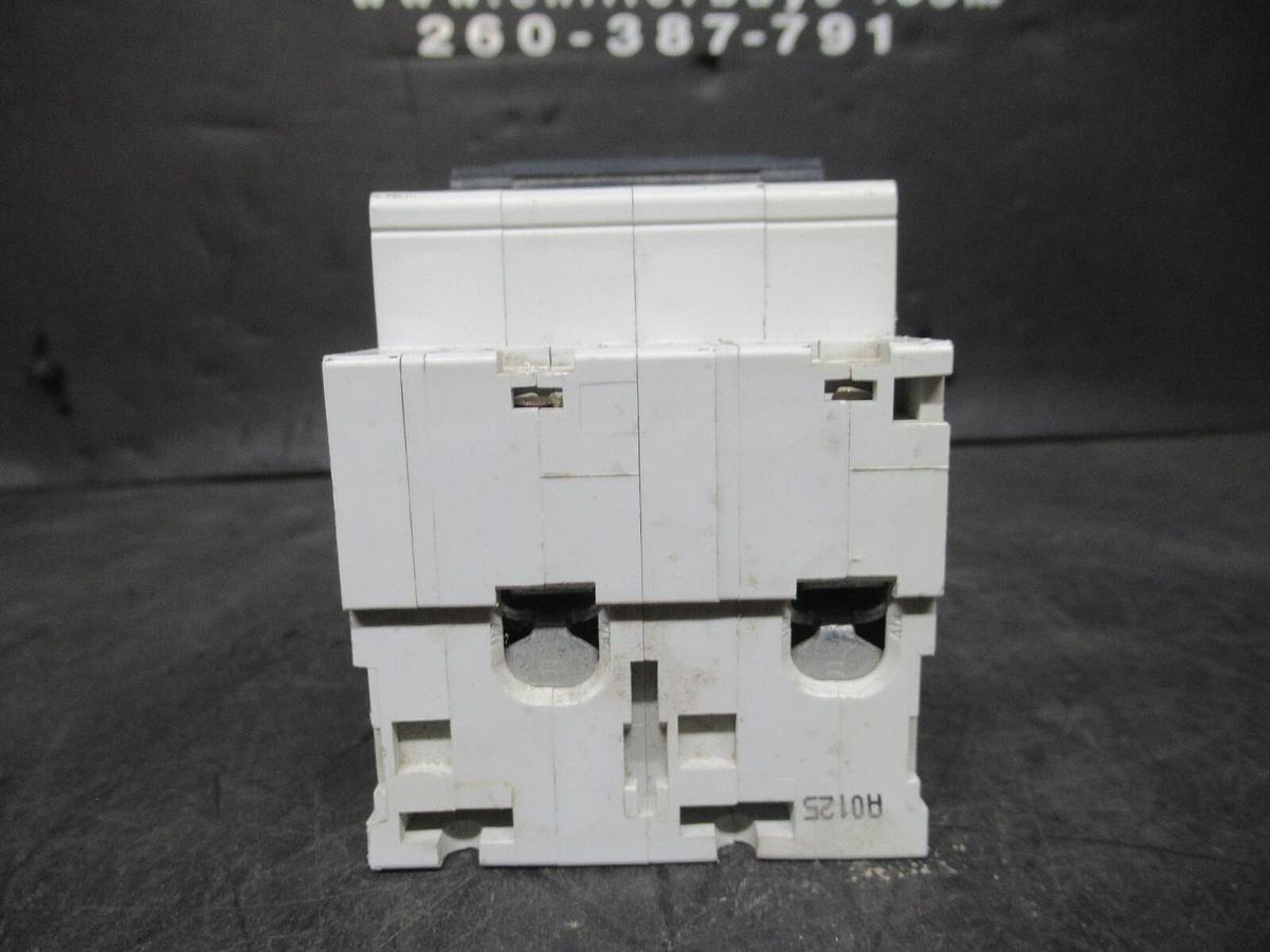 Used MERLIN GERIN THREE POLE BREAKER 27170 MULTI 9 NC100H 32A-TYPE C 480 VAC