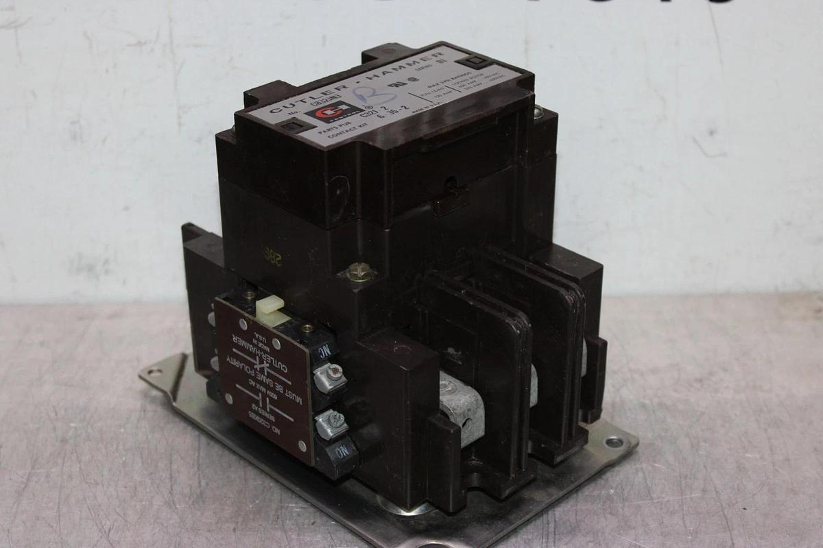 Used CUTLER-HAMMER CONTACTOR C832JN3 NEMA SIZE 3 120 AMP 600 VAC 3-POLE COIL: 120 V