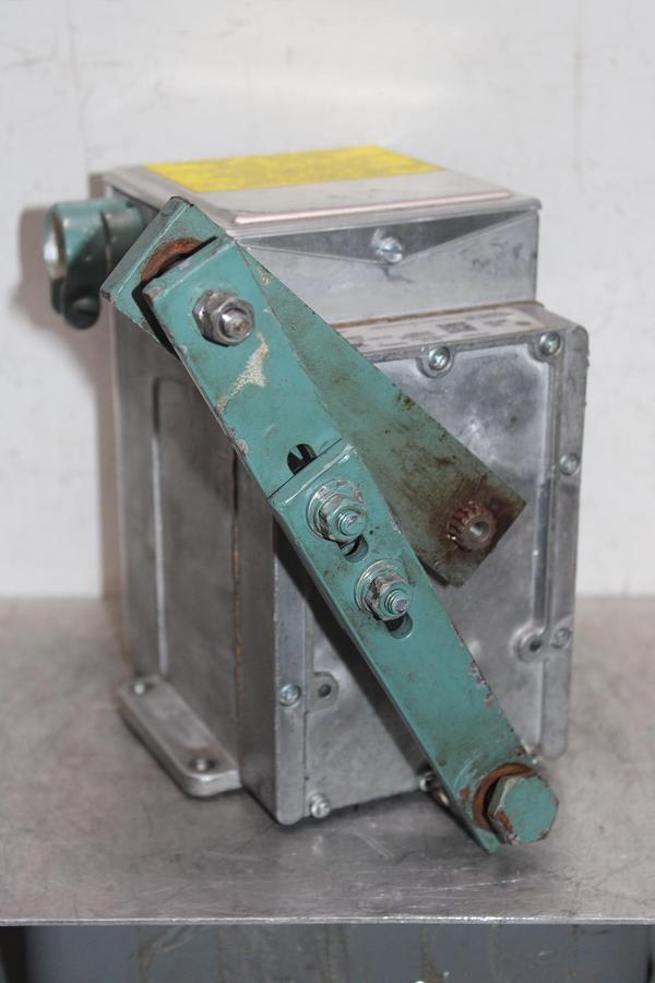 Used YORK ACTUATOR 025-17175-002 0.95 AMP 120 VOLT 50 WATT 50/60 HZ