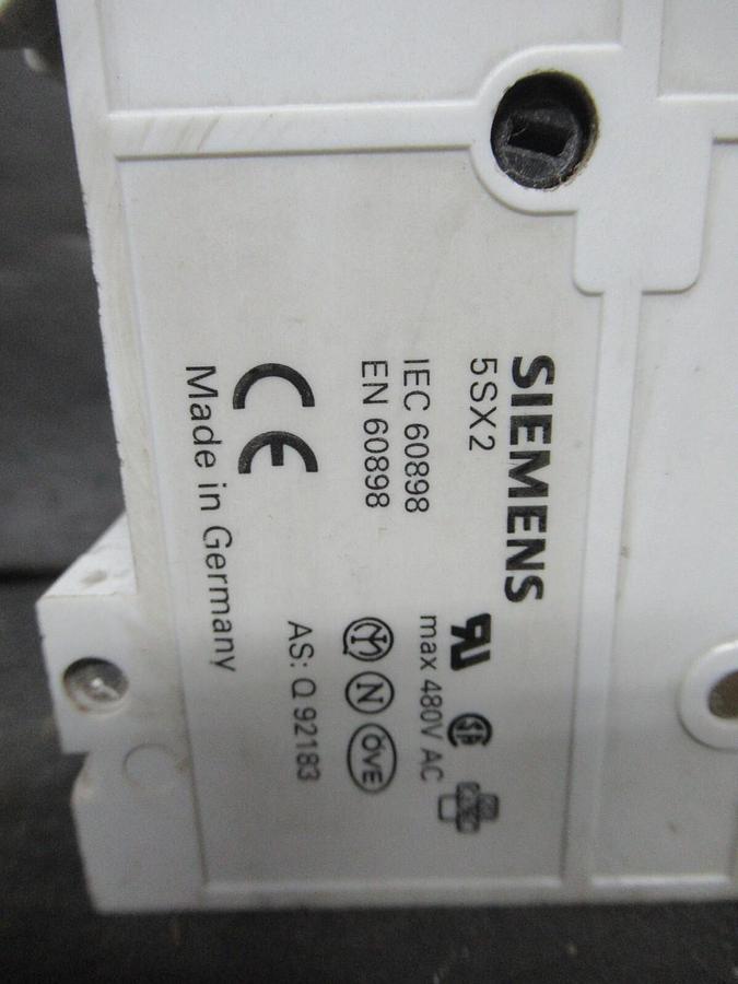 Used SIEMENS CIRCUIT BREAKER 5SX23 C20 20 AMP 480 VAC 3-POLE W/ 5SX9100 AUXILLIARY