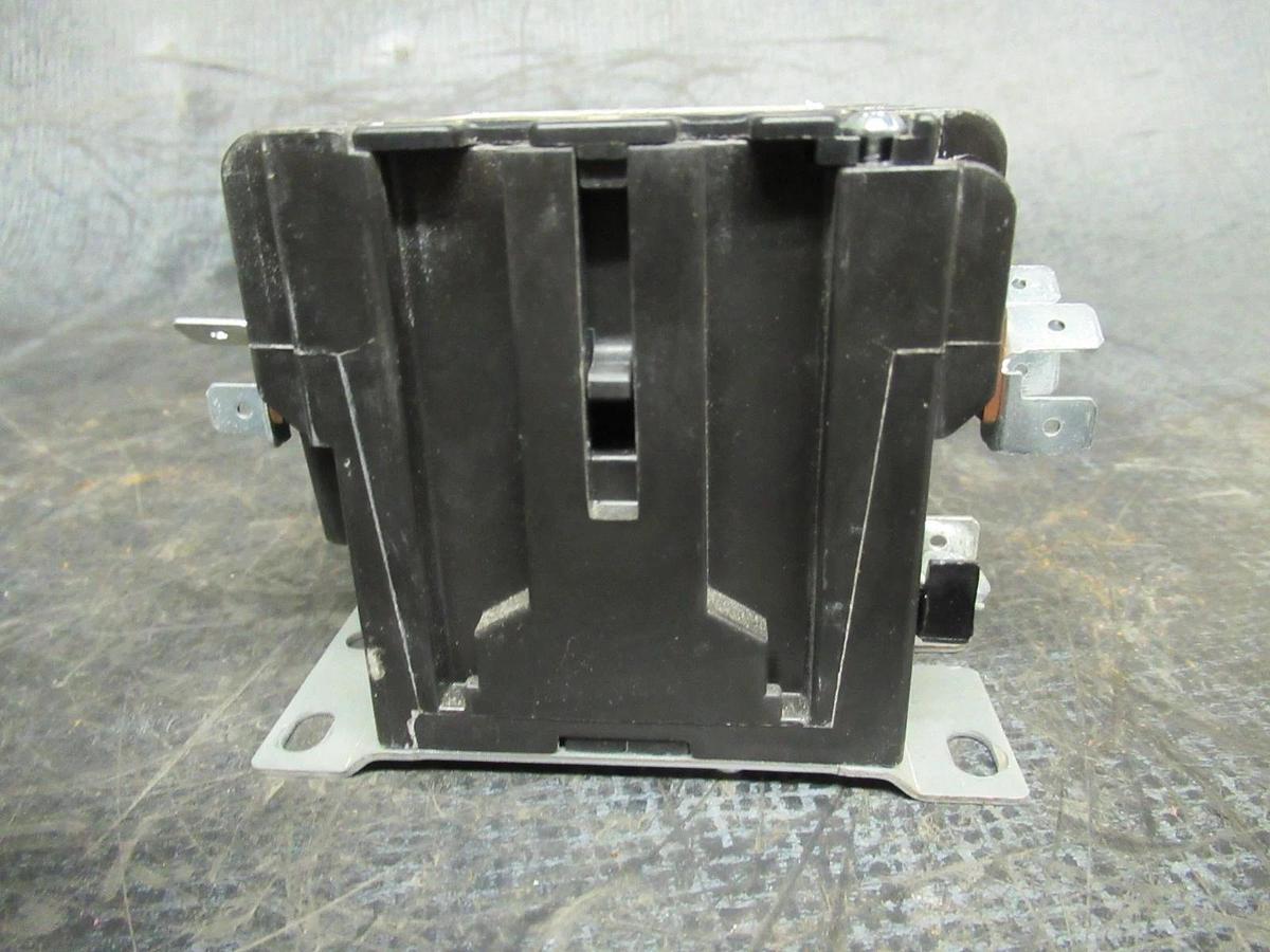 Used LIEBERT / SIEMENS CONTACTOR E-0110 / 42AF35AJASH 600V 25A 35A/RES 10HP