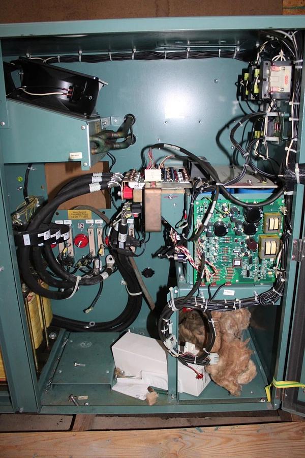 Used YORK CHILLER OPTISPEED VSD VSD351-K-46 W/ 371-04118-111 CONTROL PANEL