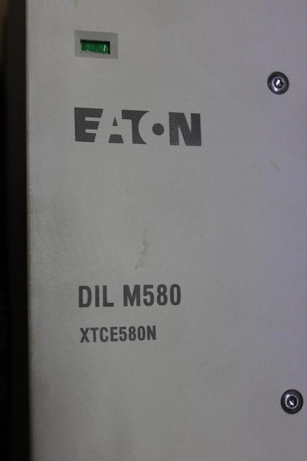 Used EATON VACUUM CONTACTOR DIL-M580 XTCE580N 600 VOLT 980 AMP 600 HP COIL: 110-240V