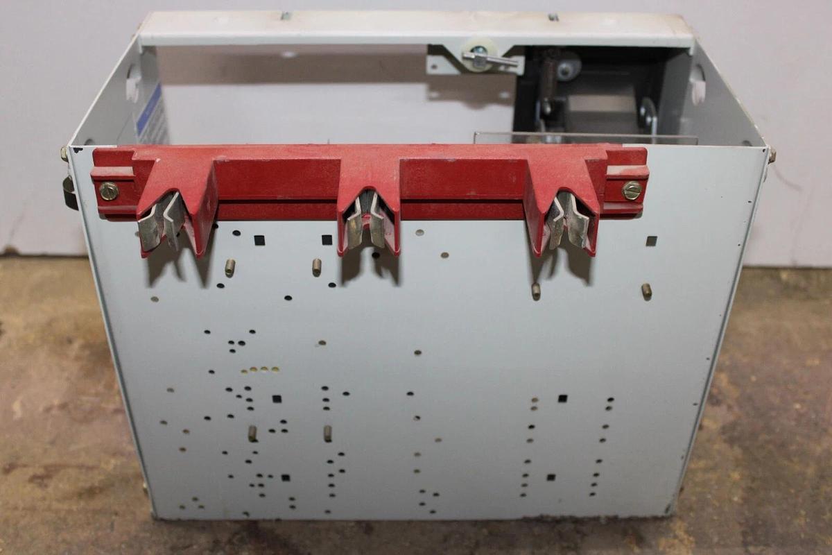 Used WESTINGHOUSE MCC MOTOR CONTROL FEEDER BUCKET FREEDOM 2100 12" CGS-07106-MCU