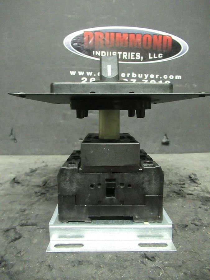 Used KLOCKNER MOELLER 60 AMP TWIST PANEL DISCONNECT SWITCH P3-63 40 HP @ 460 VAC 3 PH