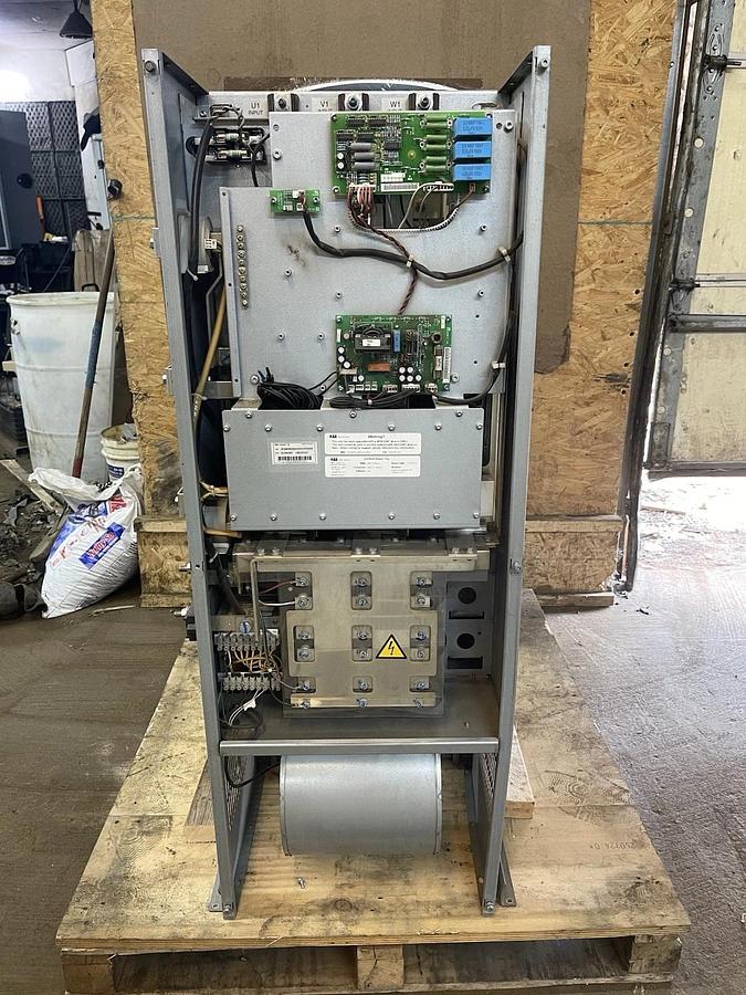 Used (1) ABB ACS600 VARIABLE SPEED DRIVE ACS604-0490-5+V991 500 VOLT 312 AMP 300 HZ