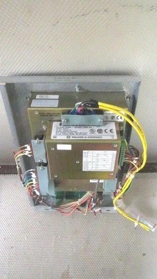 Used SQUARE D POWERLOGIC CIRCUIT MONITOR CM-2150 240 VAC 27 VA W/ IOM-44 ALARM