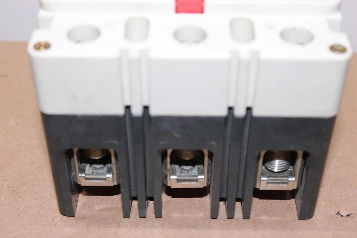 Used CUTLER HAMMER MOLDED CASE SWITCH FD3150K 150 AMP 600 VAC 3-POLE FD-K FRAME