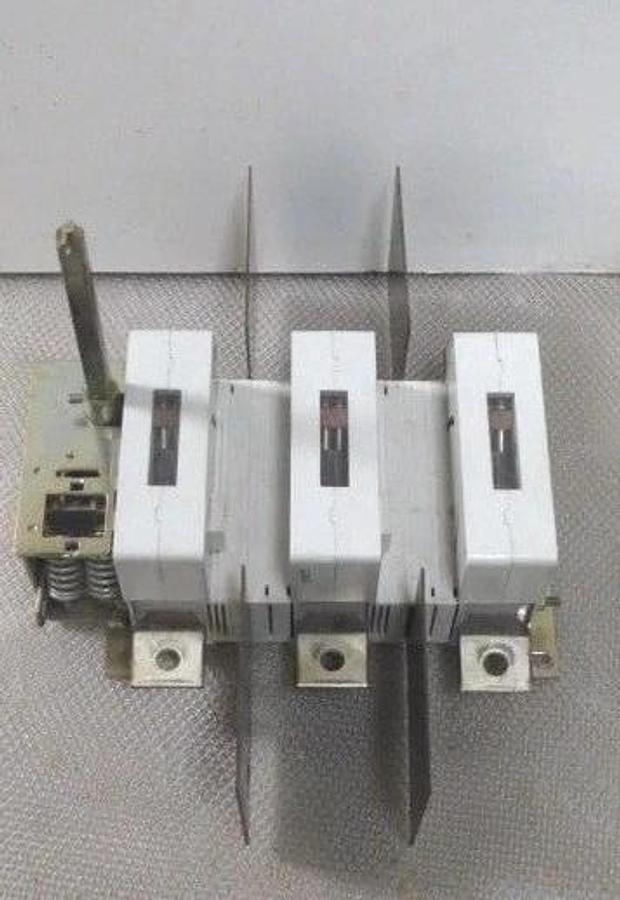 ABB GENERAL PURPOSE SWITCH 600 AMP 600 VAC 3 PHASE 150-500 HP MODEL OETL-NF600A