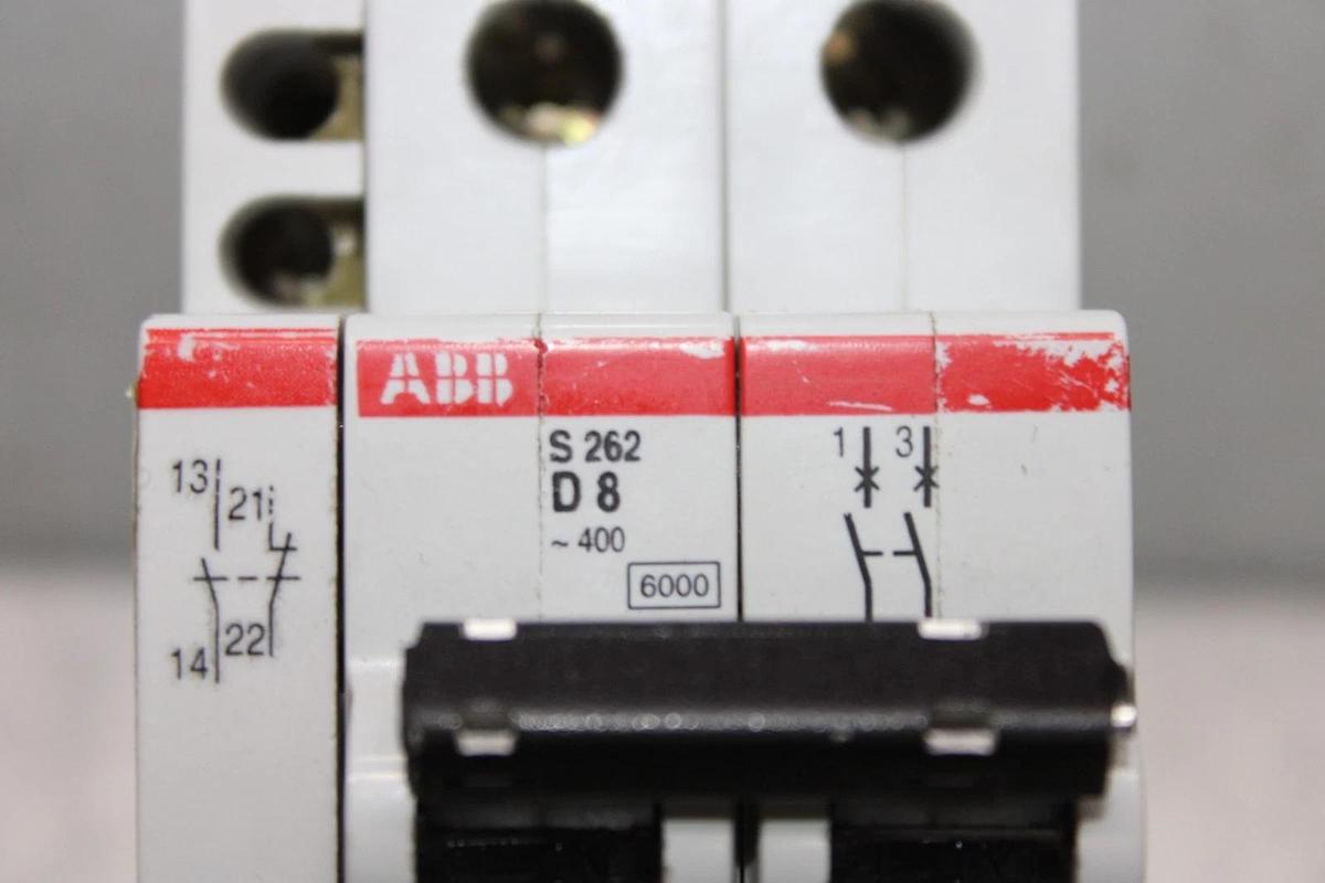 Used ABB CIRCUIT BREAKER S-262-D-8 400 VAC 8 AMP 2-POLE W/ AUXILIARY CONTACT