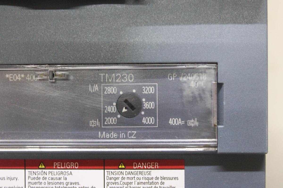 SIEMENS CIRCUIT BREAKER 3VA4130-4ED34-0AA0 30 AMP 600 VAC 3-POLE