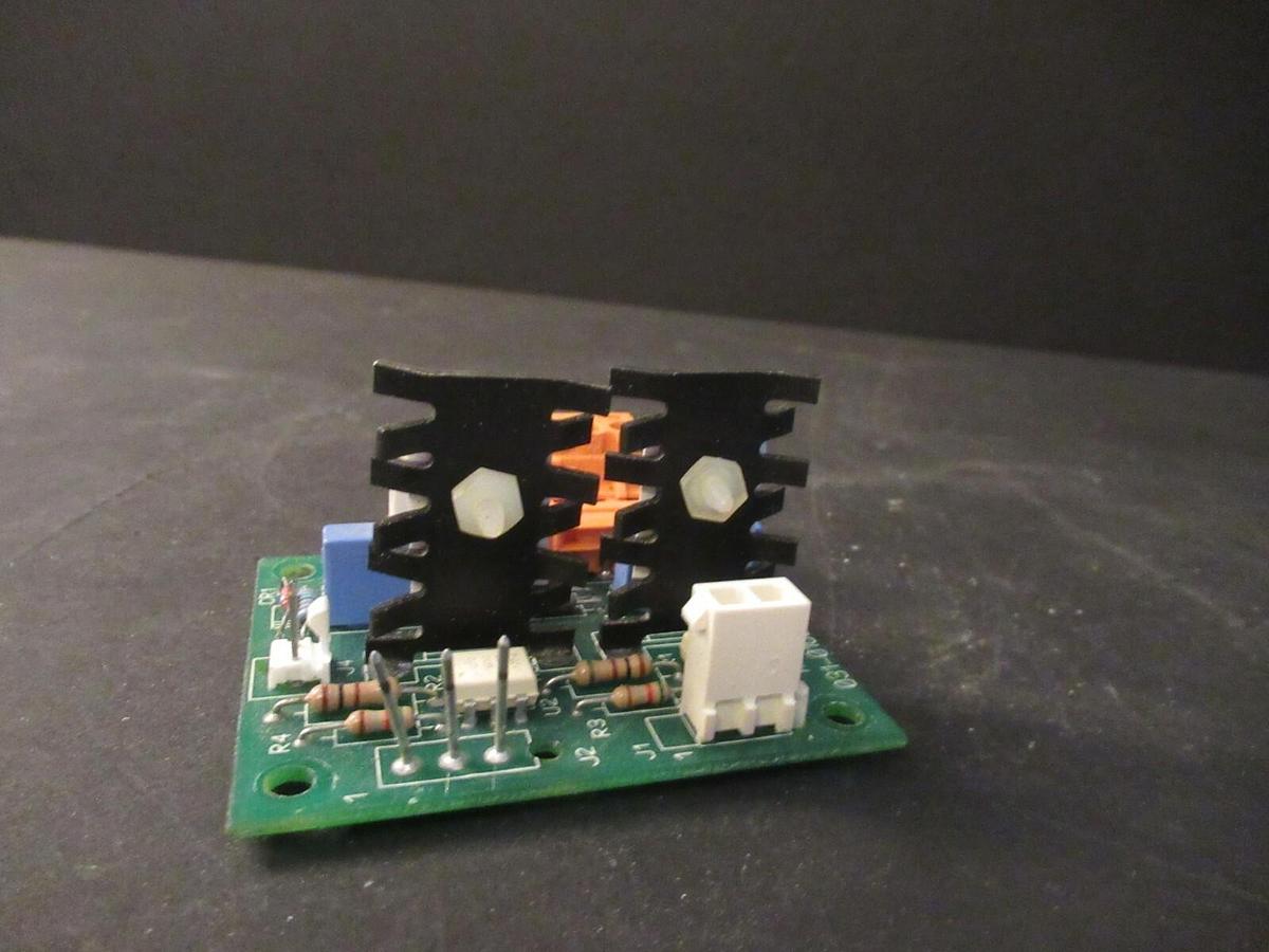 Used YORK LEVEL CONTROL CIRCUIT BOARD 031-01655-000 REV B **WARRANTY INCLUDED**
