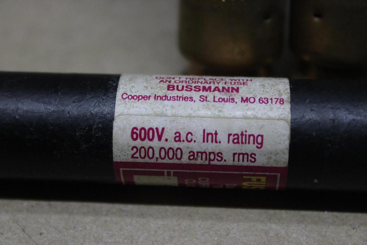 Used LOT OF 3 FUSETRON DUAL-ELEMENT FUSES FRS-R-30 30 AMP 600 VAC