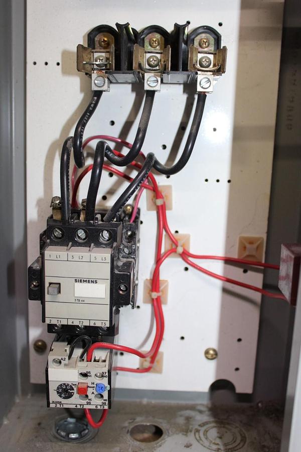 Used SIEMENS COMBO BOX COMBINATION STARTER NEMA 1 16 AMP 10 HP W/ 3TB44
