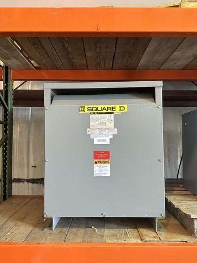 Used 112.5 KVA SQUARE D TRANSFORMER EE112T3HC PRI: 480V @ 135 SEC: 208Y/120V @ 312