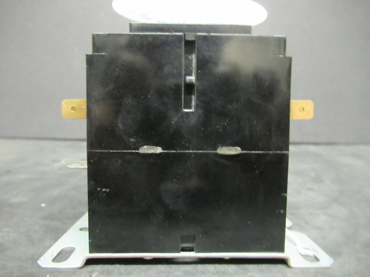 Used PACKARD CONTACTOR C330B 30 AMP 40 AMP/RES 600 VAC 20 HP 3-POLE COIL: 120 VAC