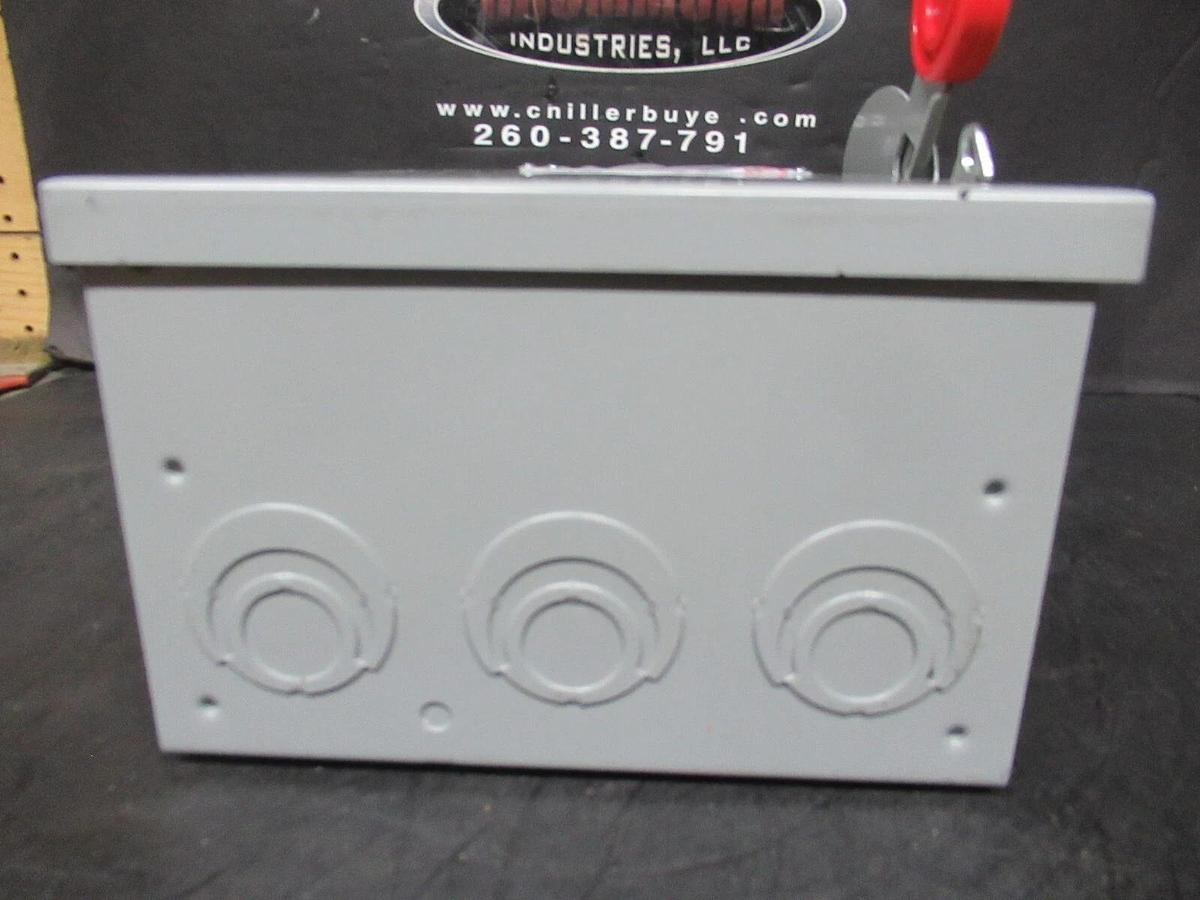 NEW IN BOX EATON HEAVY DUTY SAFETY SWITCH DH221FGK 30 AMP 240 VAC 7.5 HP 2-POLE