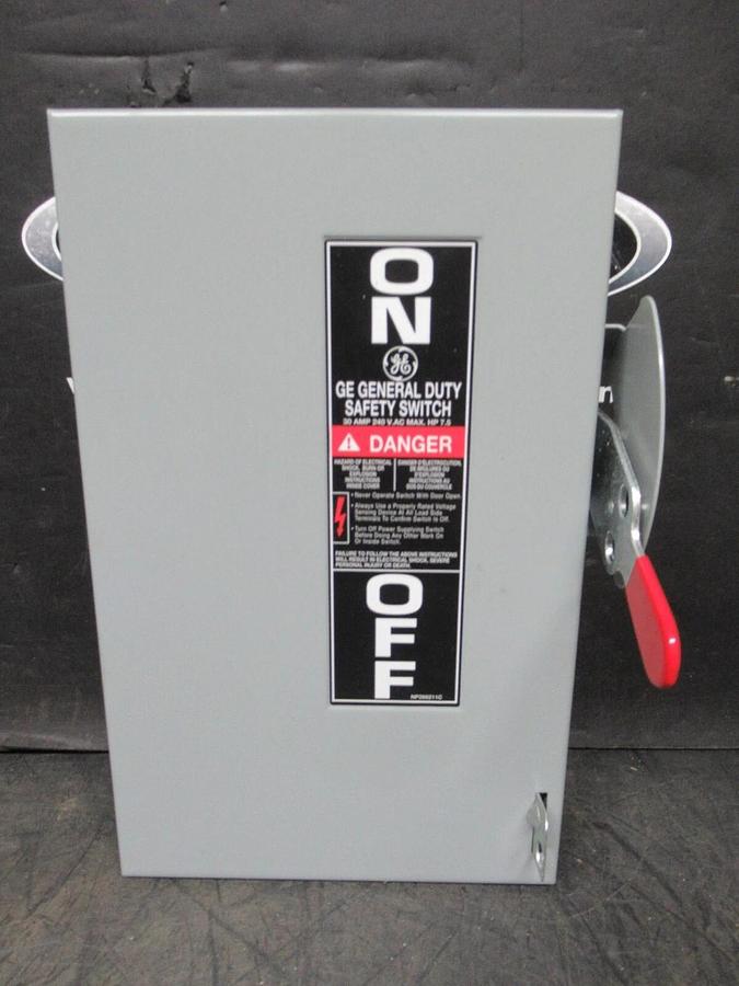 NEW IN BOX GE SAFETY SWITCH TGN3321 30 AMP 240 VAC 7.5 HP 3-POLE TYPE 1 ENCL.