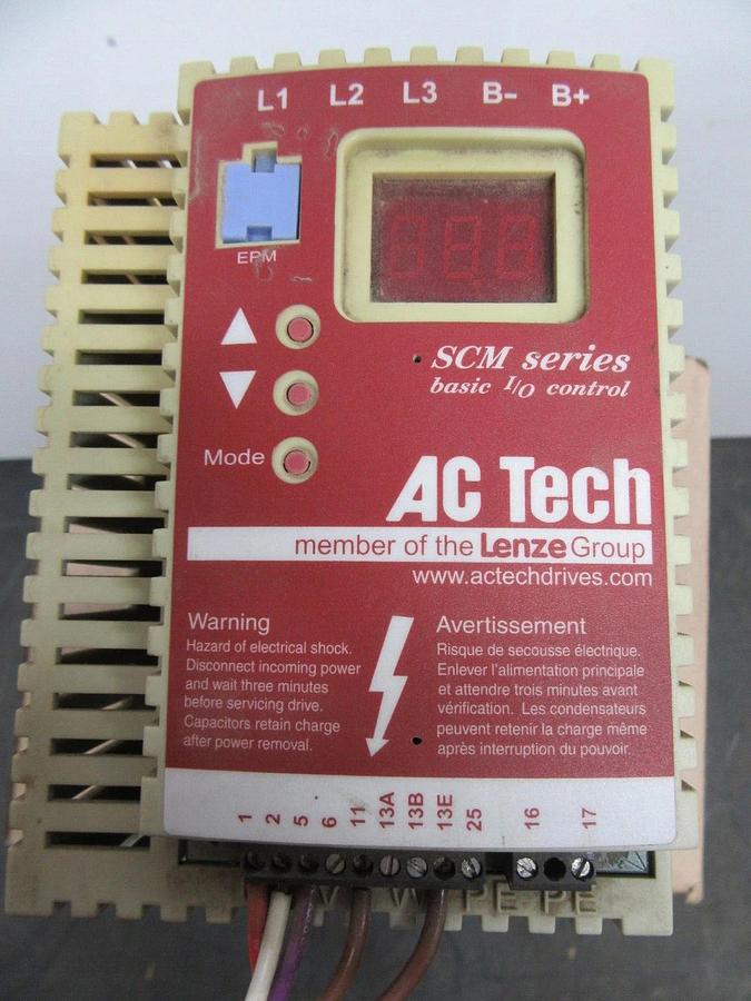 Used LENZE AC TECH VARIABLE AC DRIVE SM430 SCM I/O CONTROL 480 VOLT 3 HP 2.2 KW