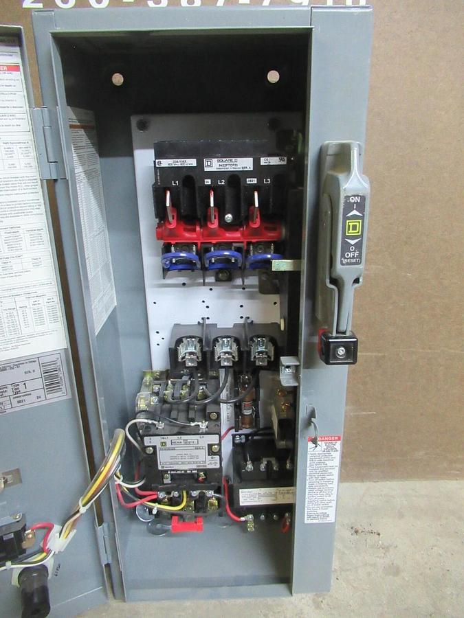 Used SQUARE D COMBINATION STARTER 8538SBG33C81CFF4P1TX11 TYPE 1 30 AMP 600 VAC 5 HP