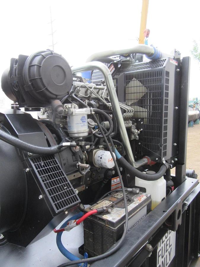 Used 2020 30KW DIESEL GENERATOR GENERAC 120/240 VOLT SINGLE PHASE 75 HR PERKINS 30 KW