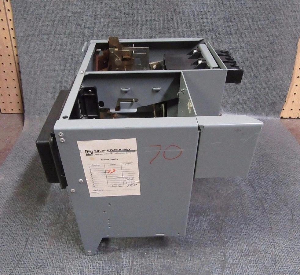 Used SQUARE D MODEL 5 MCC 12" FEEDER BUCKET WITH 15 AMP 600V FHP3601513M BREAKER