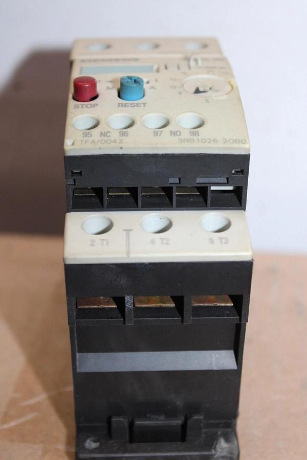 Used SIEMENS OVERLOAD RELAY 3RB1026-2QB0 6-25 AMP 600 VOLT 3-POLE **WARRANTY**