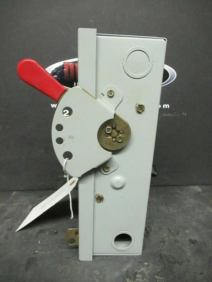 Used GE ENCLOSED SAFETY SWITCH TG4321 240 VAC 7.5 HP 30 AMP ENCLOSURE NEMA TYPE 1