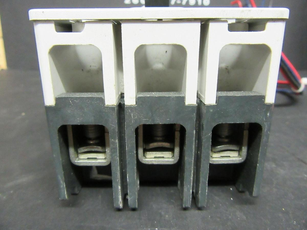 Used 30 AMP ALLEN BRADLEY BREAKER 140M-H8P-C30 3 POLE 480 VAC **WARRANTY INCLUDED**
