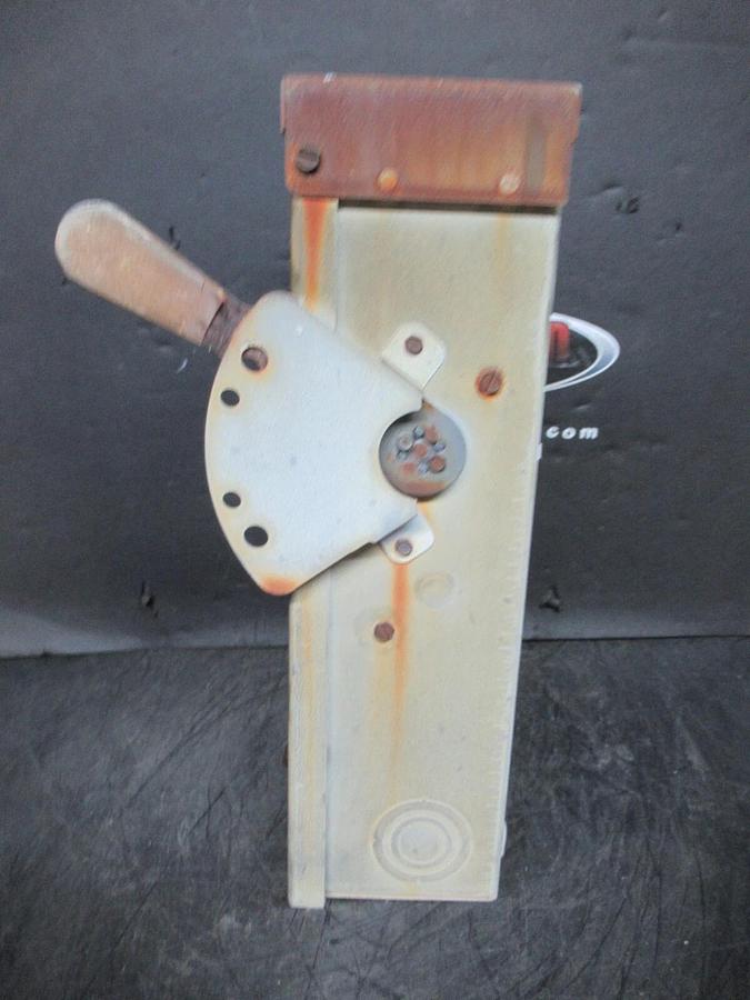 Used GE ENCLOSED INDOOR SAFETY SWITCH TGN3322R MODEL: 8 60 AMP 240 VAC 3R ENCLOSURE