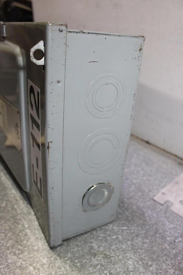 Used ITE ENCLOSED DISCONNECT SWITCH F353 100 AMP 600 VAC TYPE 1 ENCLOSURE HEAVY DUTY