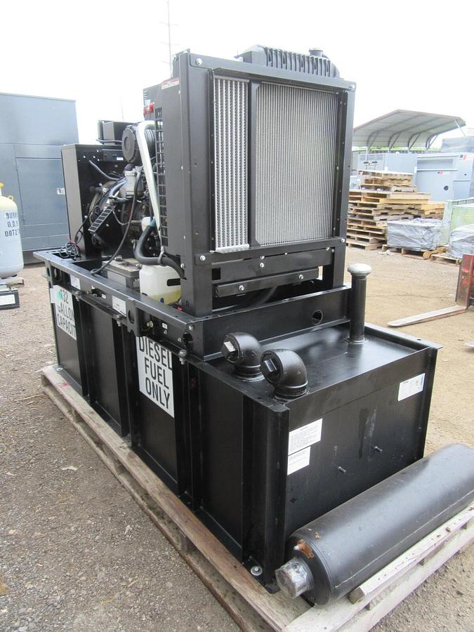 Used 2020 30KW DIESEL GENERATOR GENERAC 120/240 VOLT SINGLE PHASE 75 HR PERKINS 30 KW