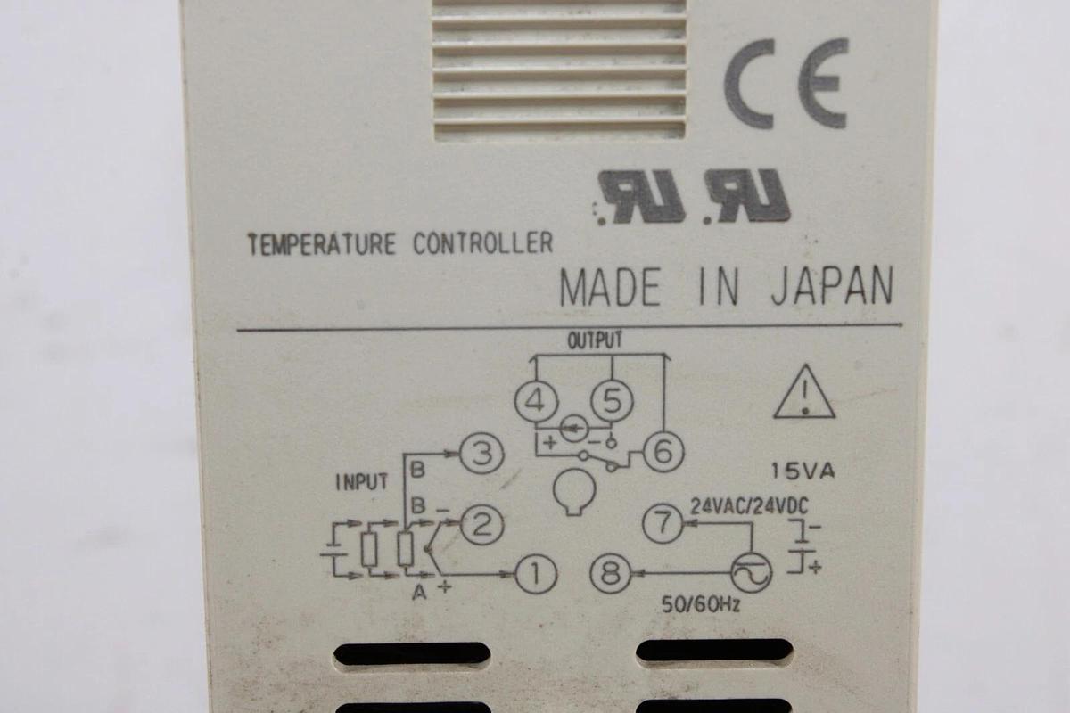 Used FUJI ELECTRIC TEMPERATURE CONTROLLER PXZ4PBY2-0B000 24 VAC 15 VA