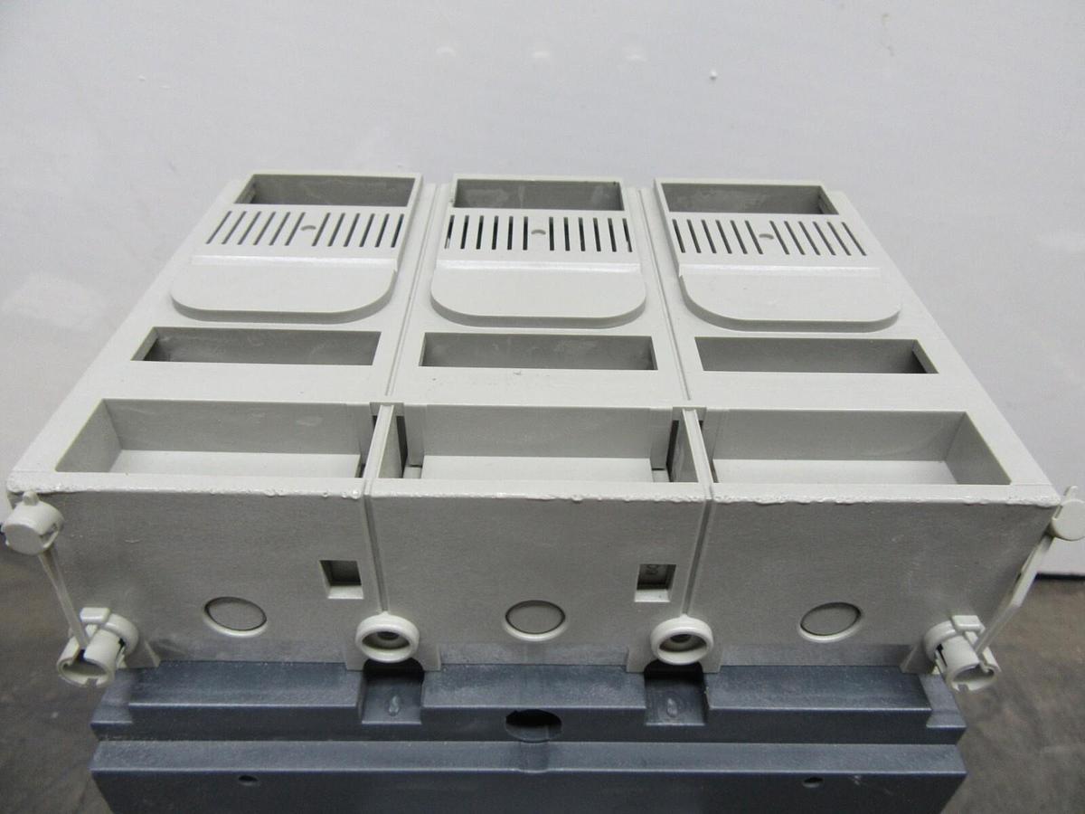 Used MERLIN GERIN COMPACT CIRCUIT BREAKER NSJ600L 240/600 AMP 600 VOLT 3-POLE 3-PHASE