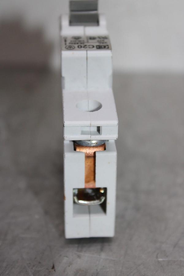 Used CUTLER-HAMMER CIRCUIT BREAKER SCPL1C20 SINGLE POLE 20 AMP 277 VAC C20