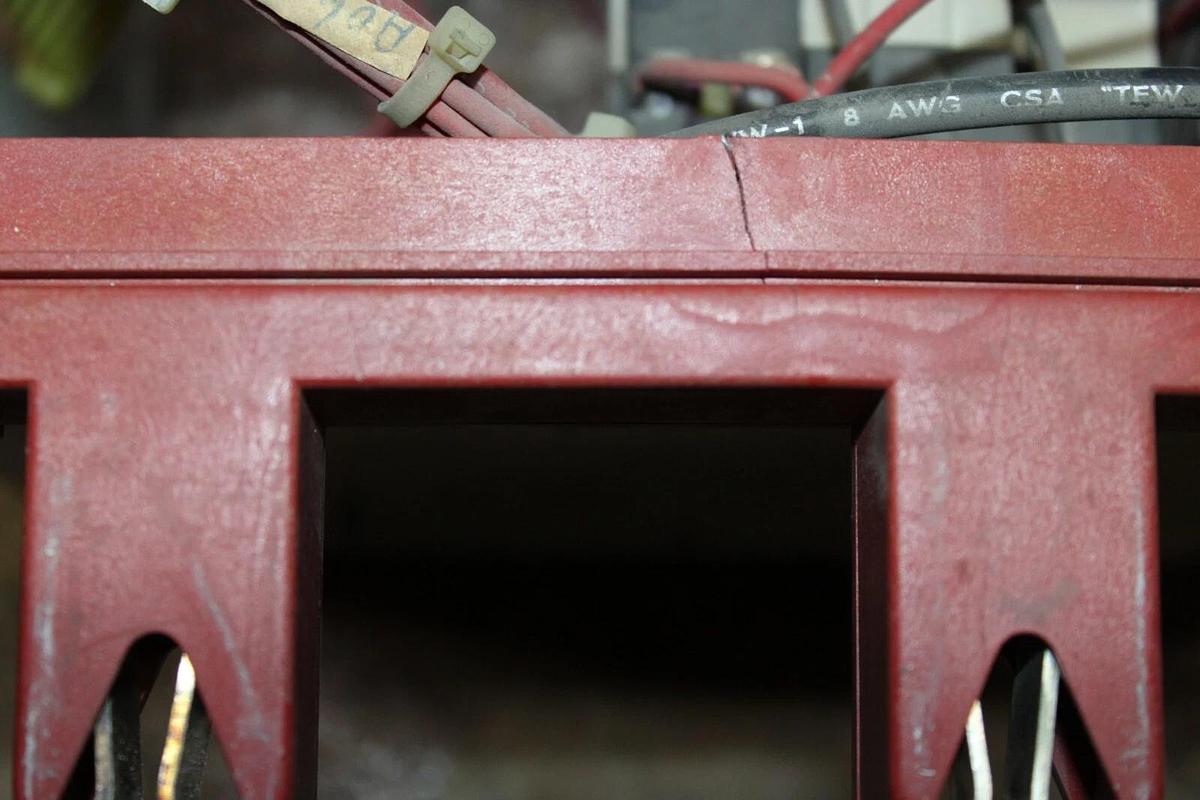 Used WESTINGHOUSE MCC MOTOR CONTROL BUCKET FREEDOM 2100 12" SIZE 1 CL75250