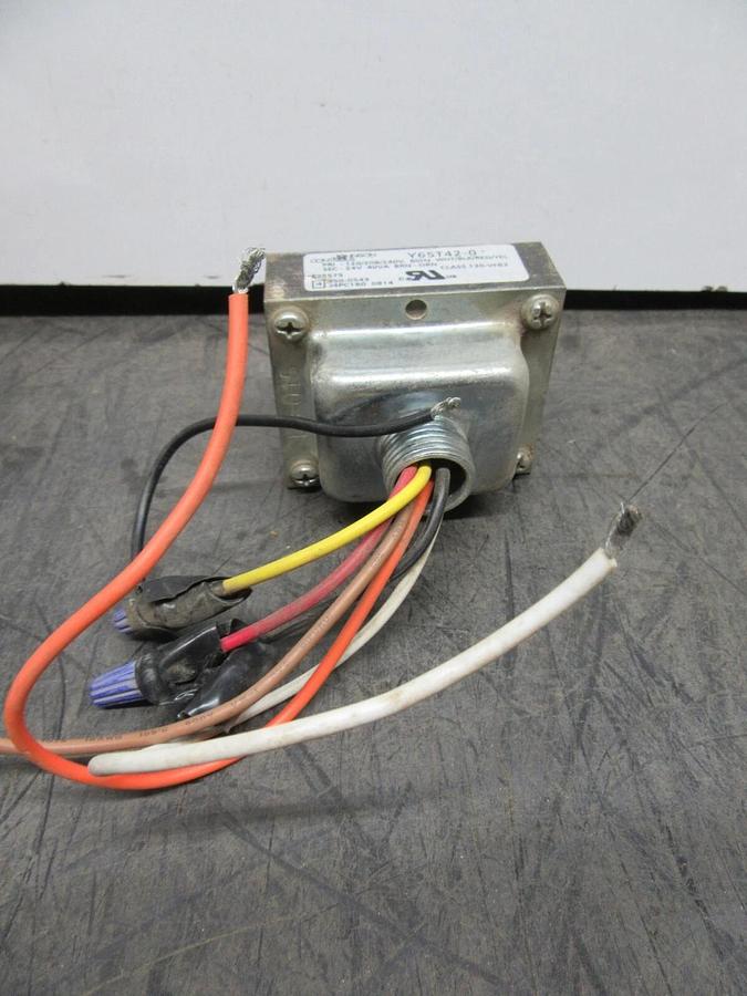 Used JOHNSON CONTROL TRANSFORMER Y65T42-0 PRI: 240 VOLT SEC: 24 VOLT @ 40 VA