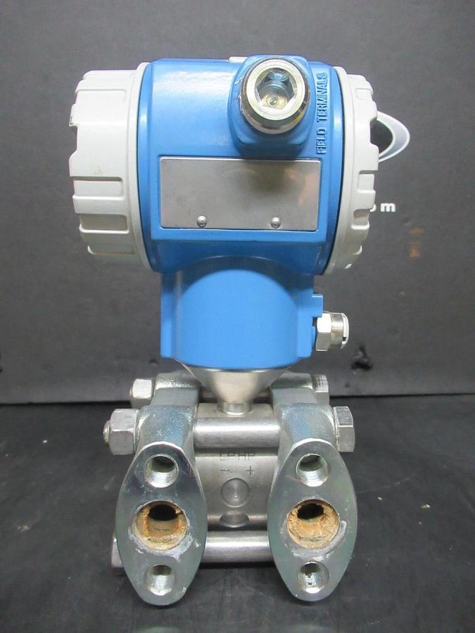 Used ENDRESS + HAUSER DELTABAR-S PRESSURE DIFFERENTIAL TRANSMITTER PMD75 2400 PSI